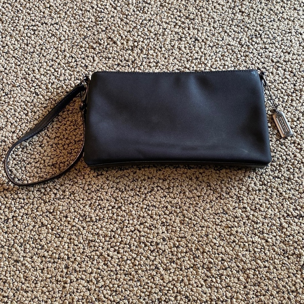 Coach Wristlet/Clutch Nylon & Leather Trim Bag in EUC